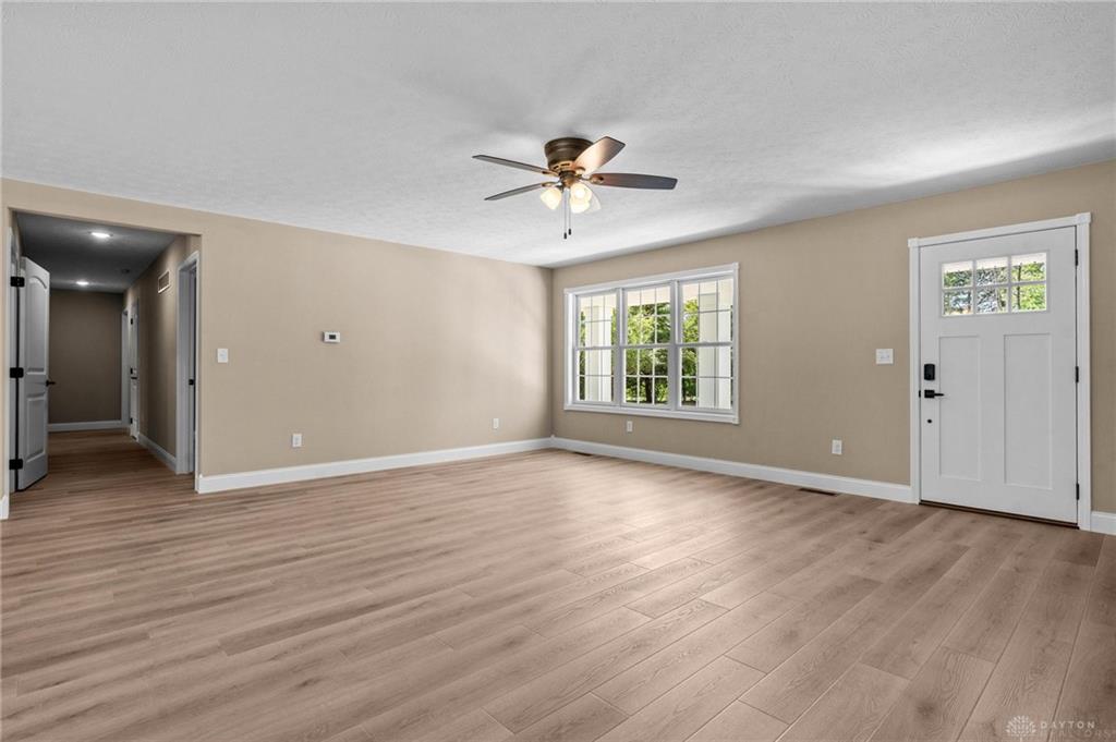 647 E Mount Pleasant Property Photo 6