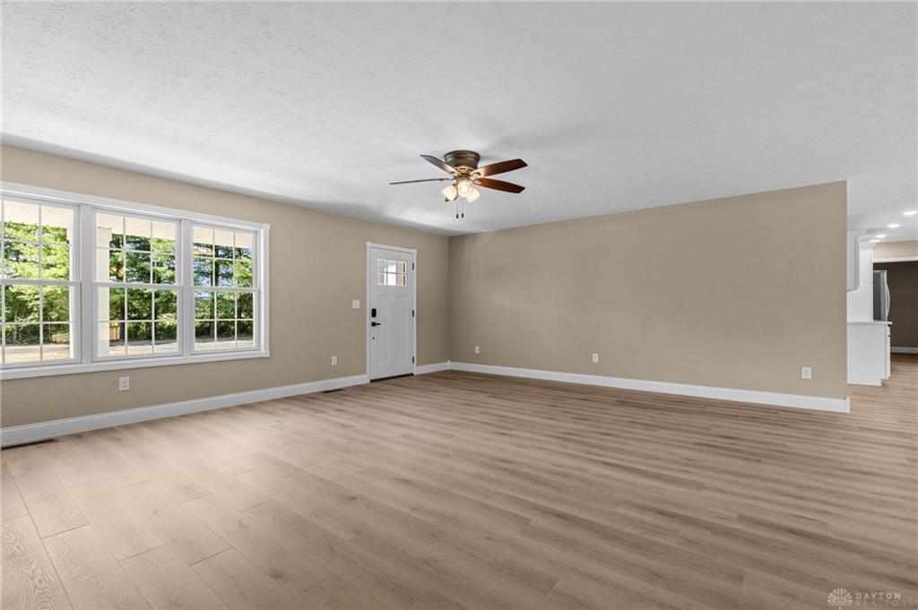 647 E Mount Pleasant Property Photo 7