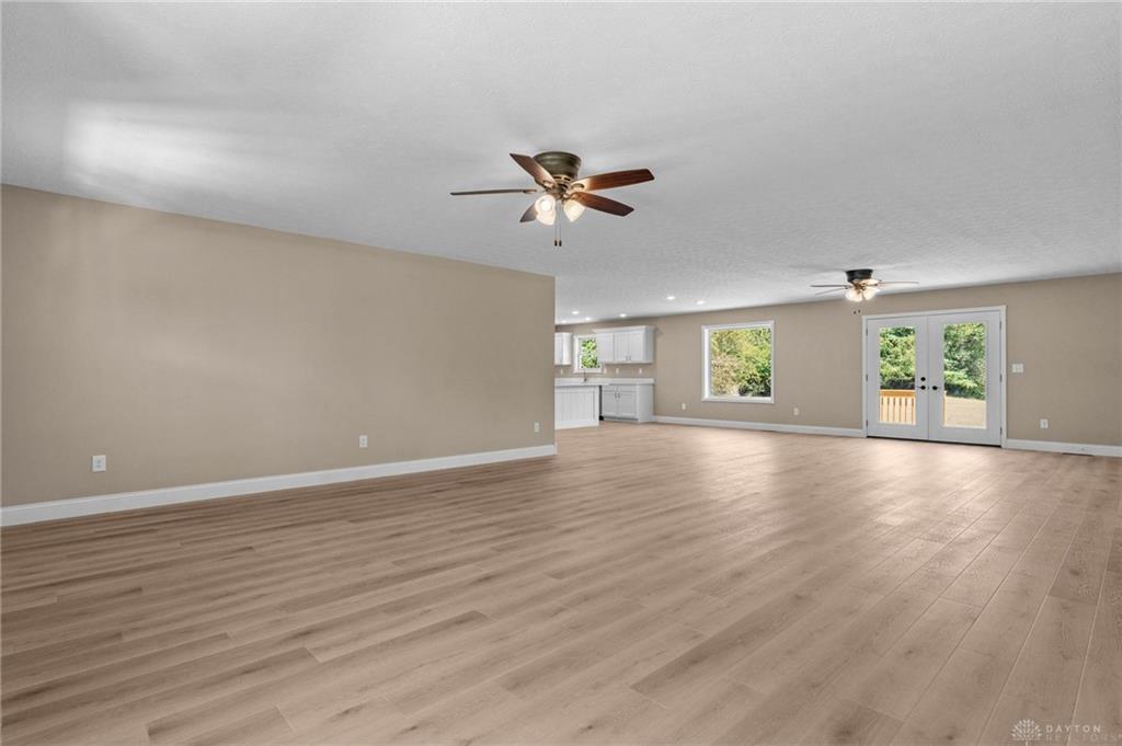 647 E Mount Pleasant Property Photo 8
