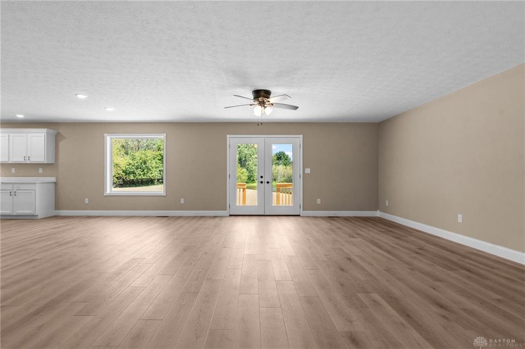 647 E Mount Pleasant Property Photo 9