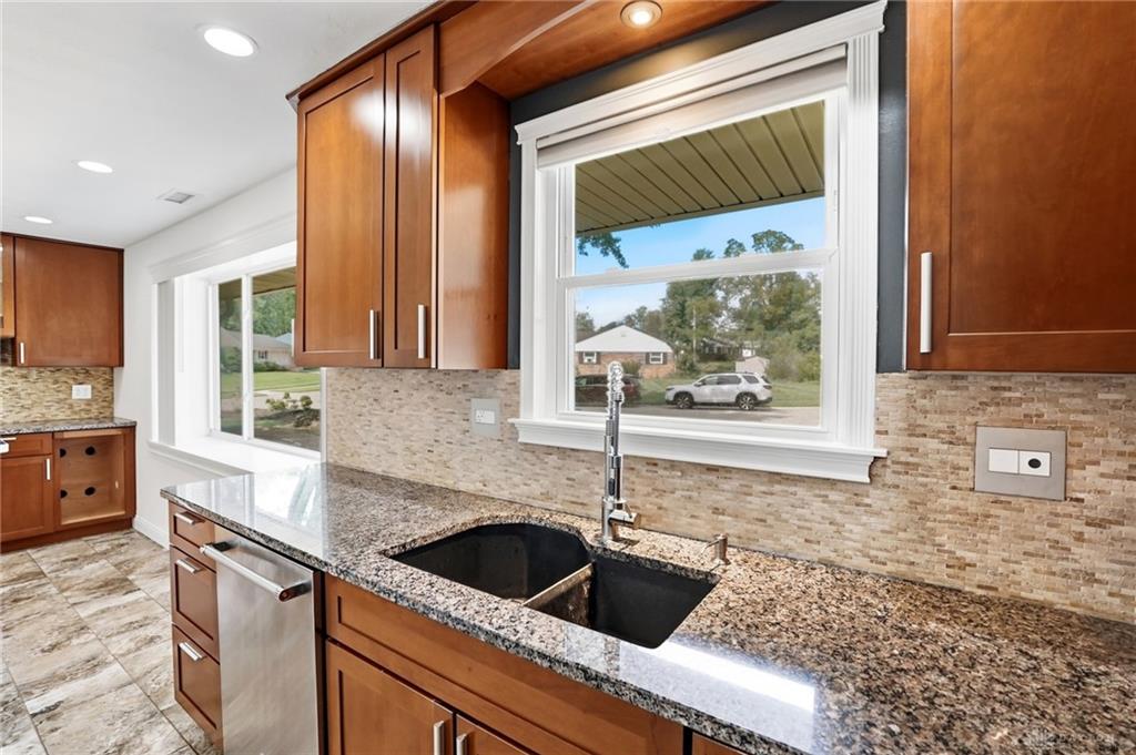 3524 Ascot Property Photo 9