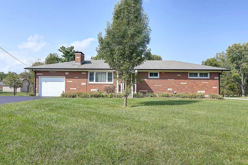 2752 Danbury Property Photo 1