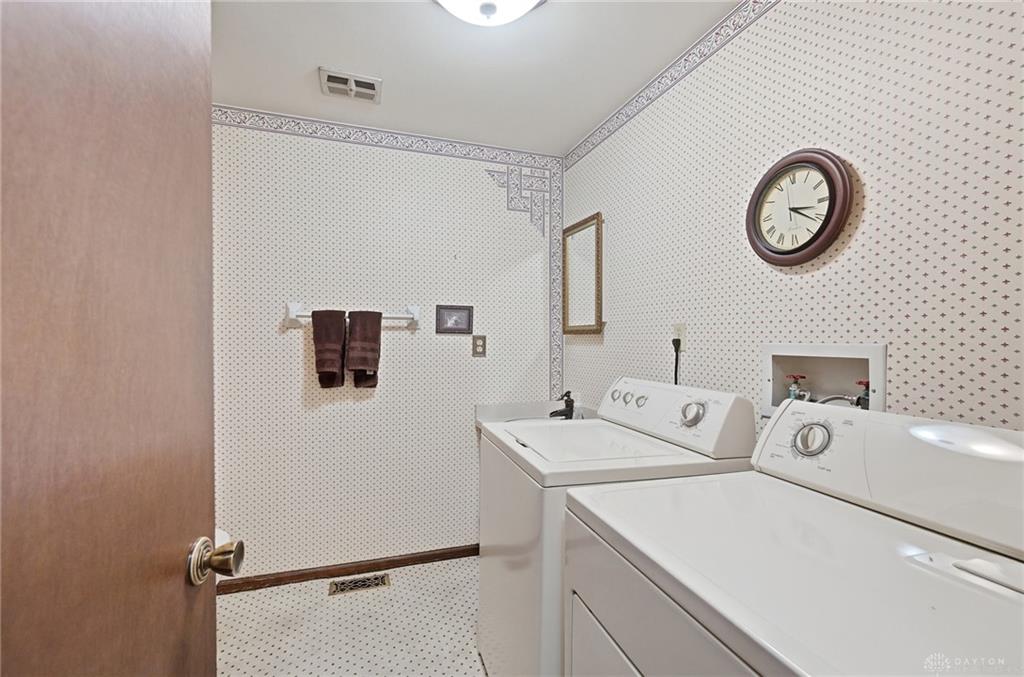 910 Sunnycreek Property Photo 26