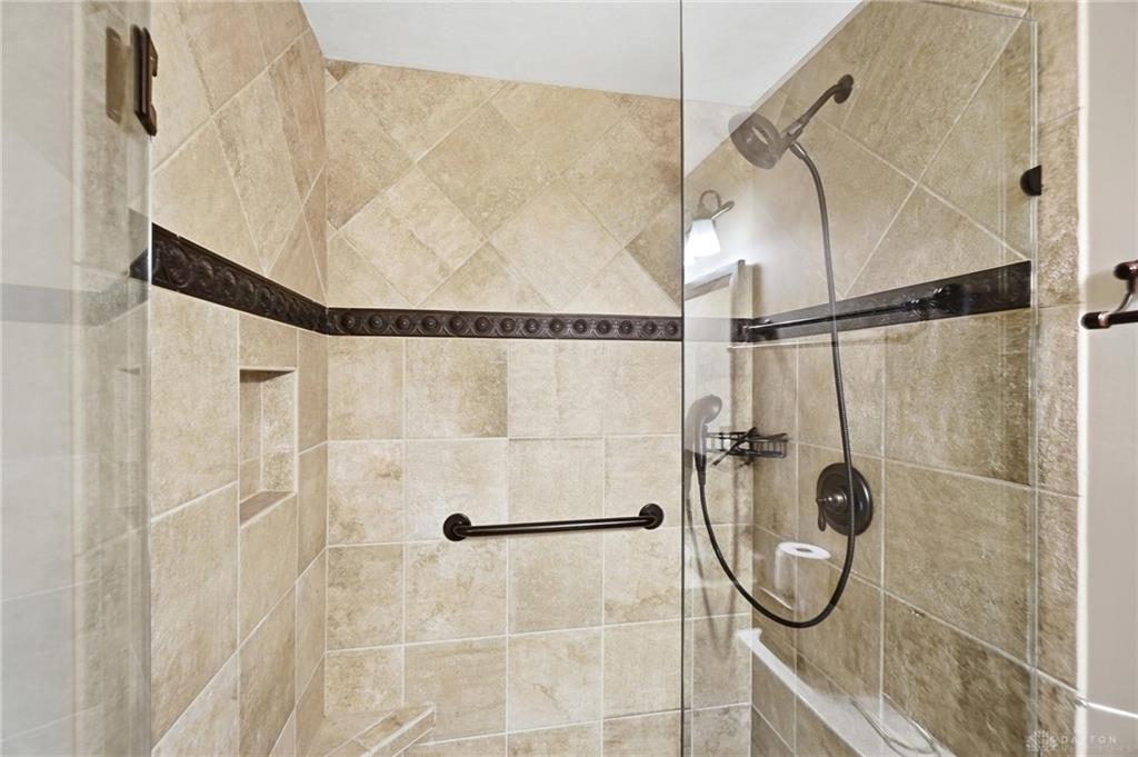 910 Sunnycreek Property Photo 36