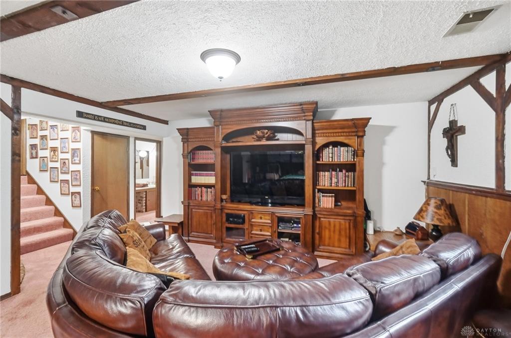 910 Sunnycreek Property Photo 46