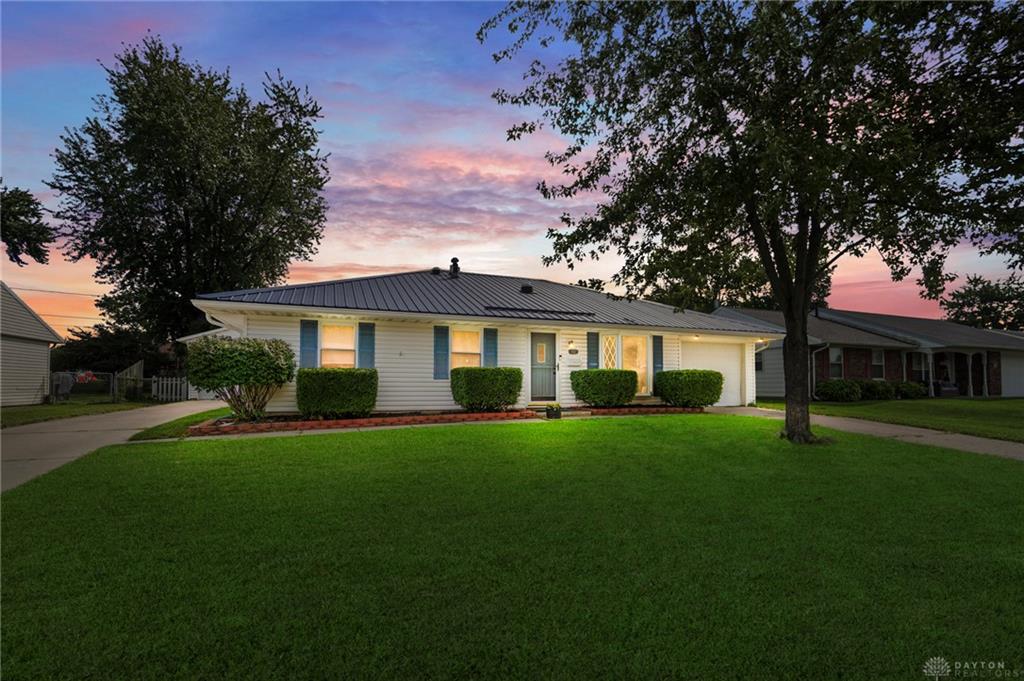 3230 Glouster Property Photo 1
