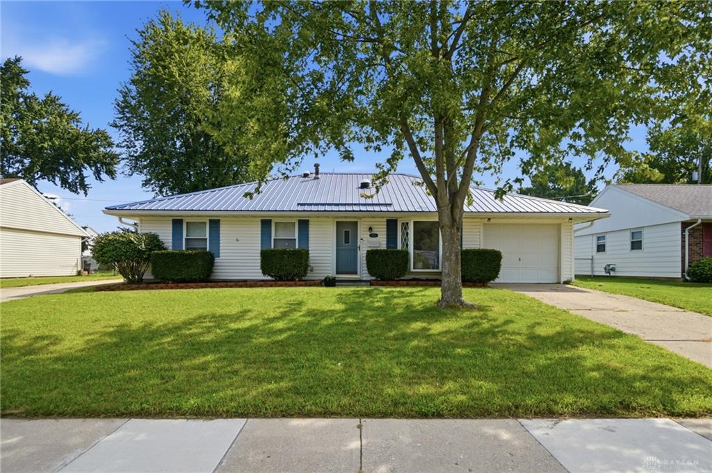 3230 Glouster Property Photo 4