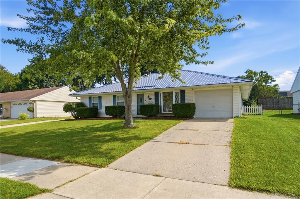 3230 Glouster Property Photo 5