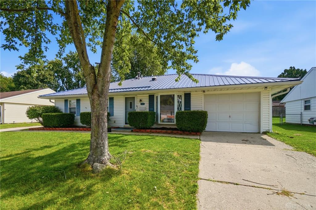 3230 Glouster Property Photo 6