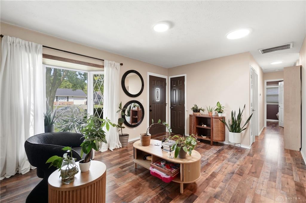 3230 Glouster Property Photo 11