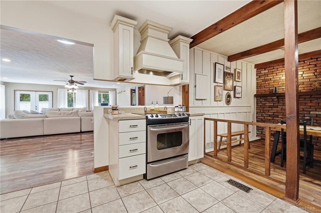 3230 Glouster Property Photo 19