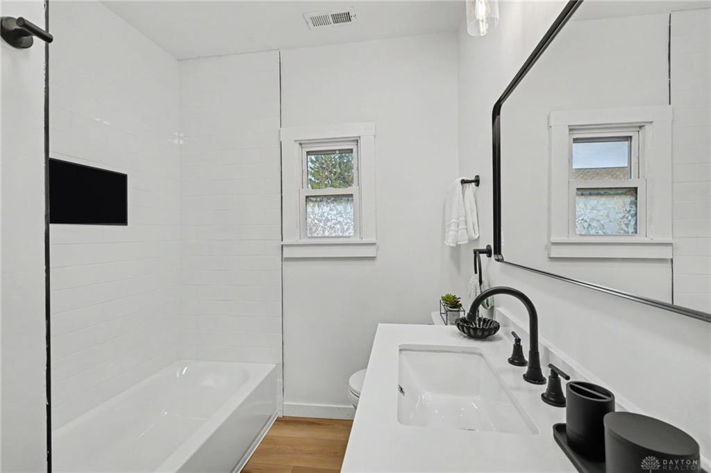 611 S Plum Property Photo 14