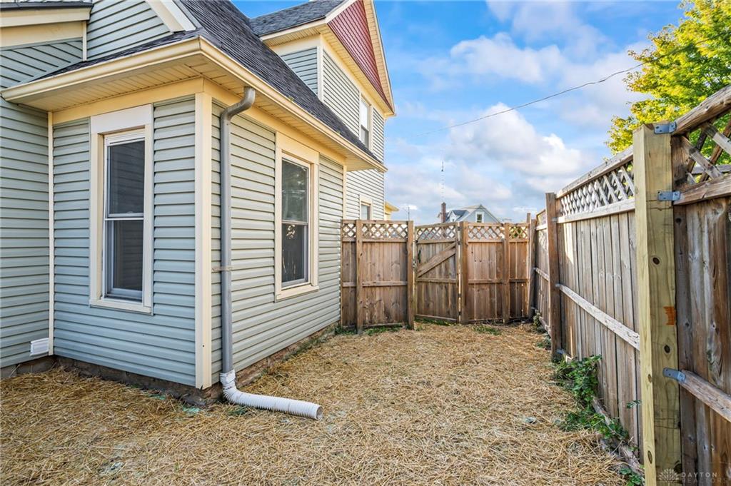 611 S Plum Property Photo 20