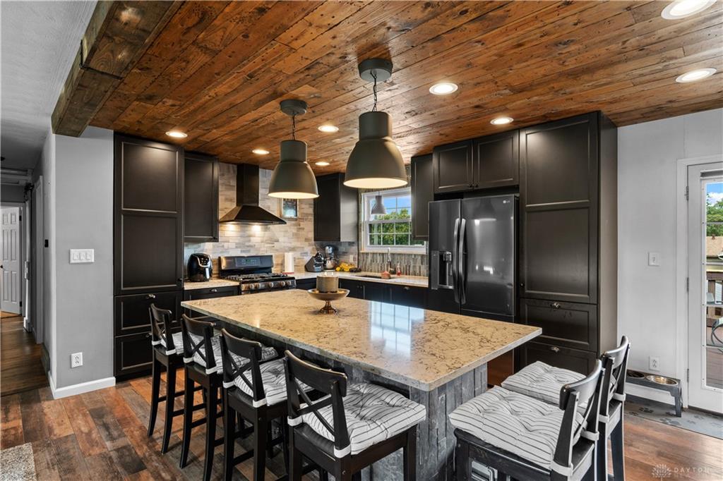 345 Harpwood Property Photo 8