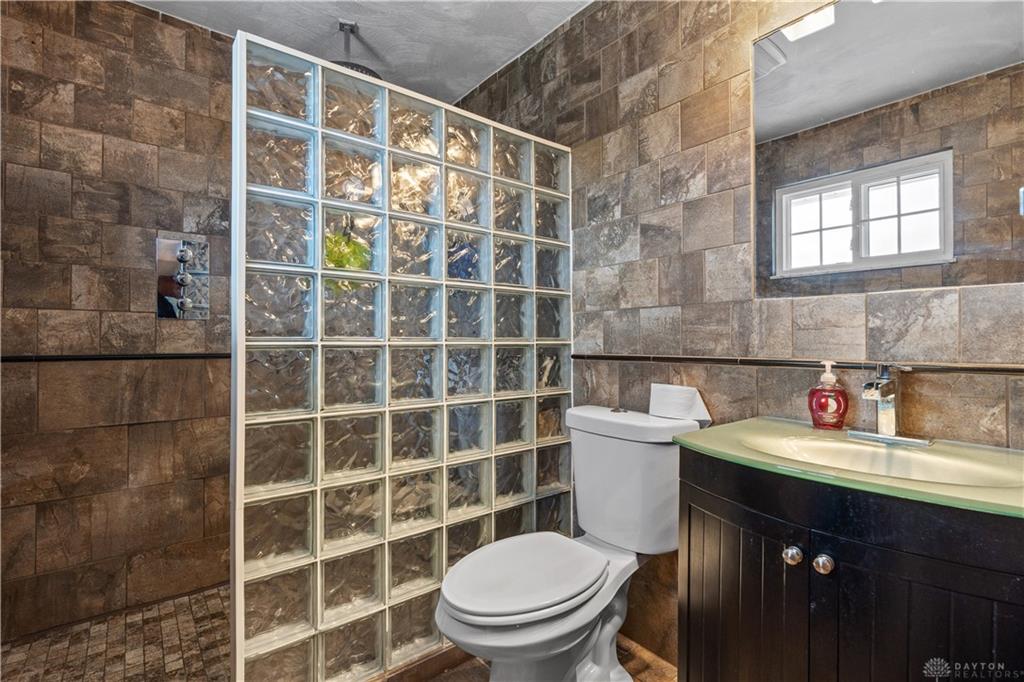 345 Harpwood Property Photo 16