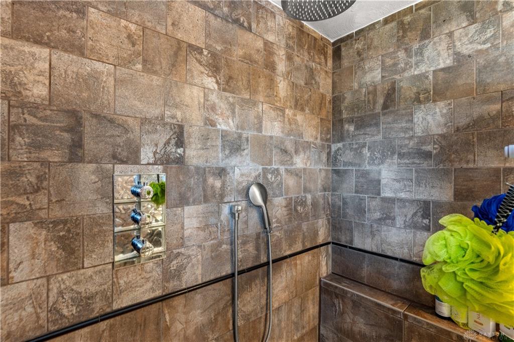 345 Harpwood Property Photo 17