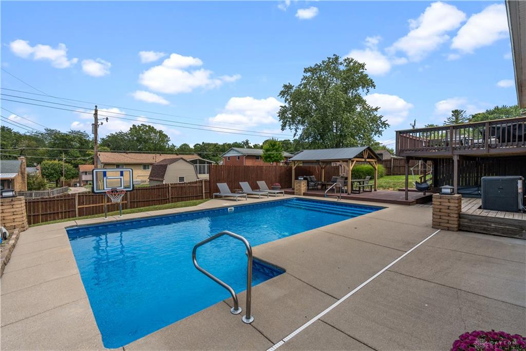 345 Harpwood Property Photo 37