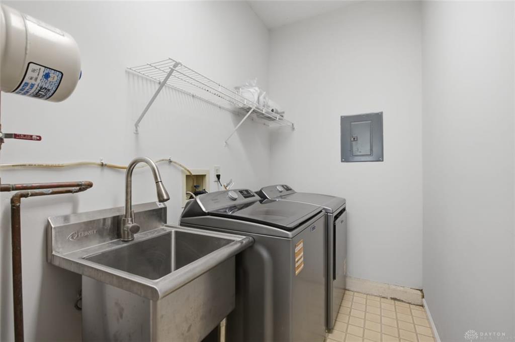 19 Edmon Property Photo 19