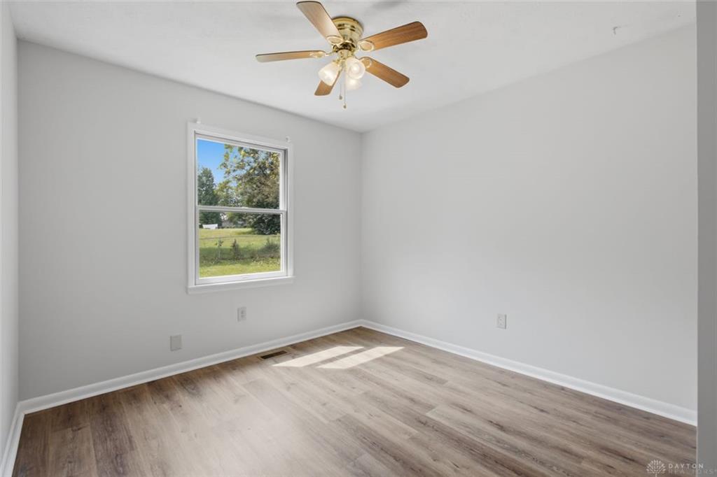 19 Edmon Property Photo 27