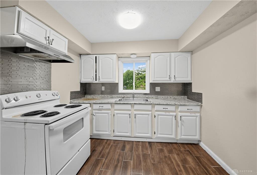 4490 Gatewood Property Photo 8