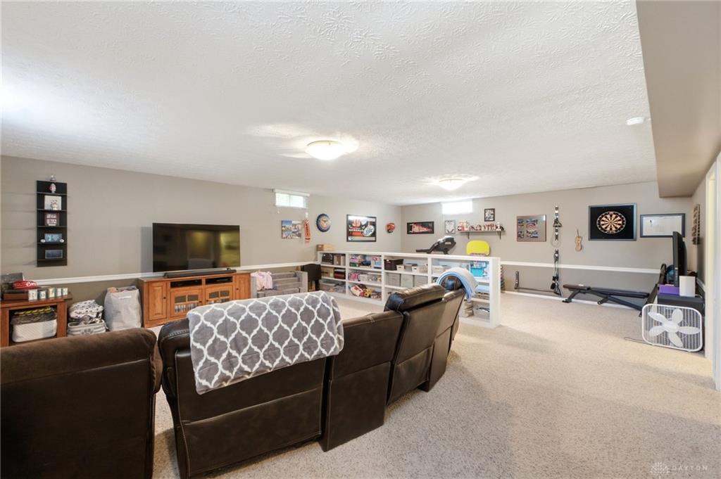 9267 N Creek Property Photo 35