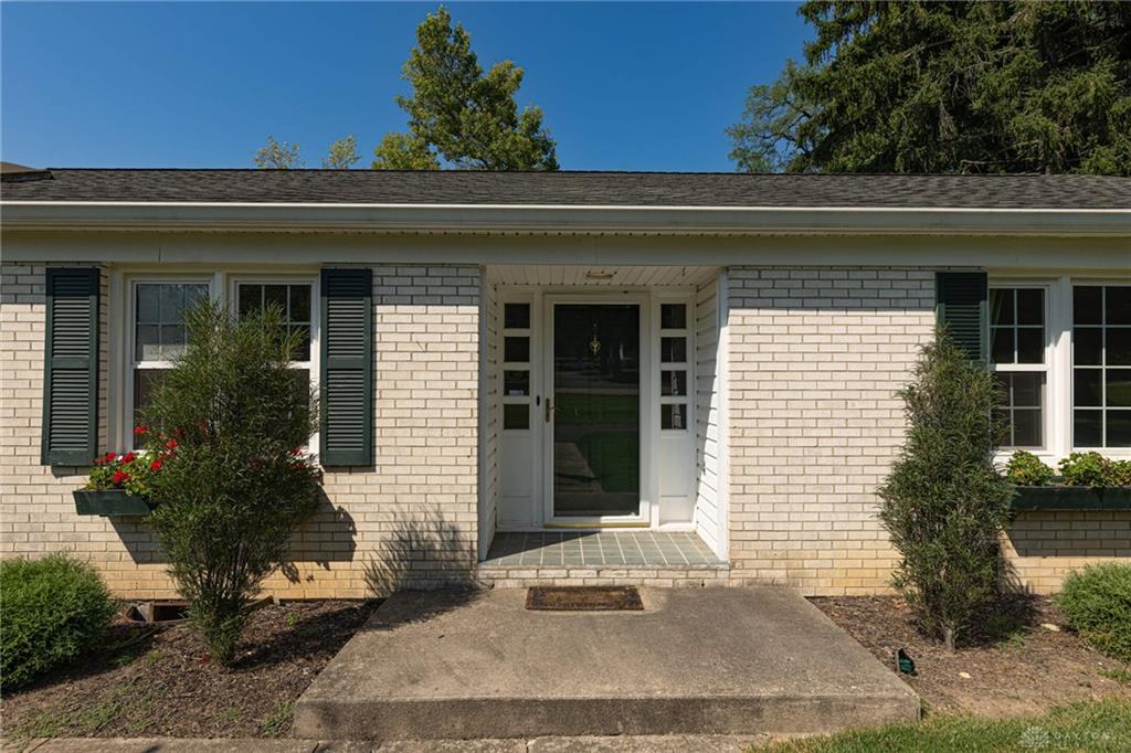 1553 Red Oak Property Photo 2