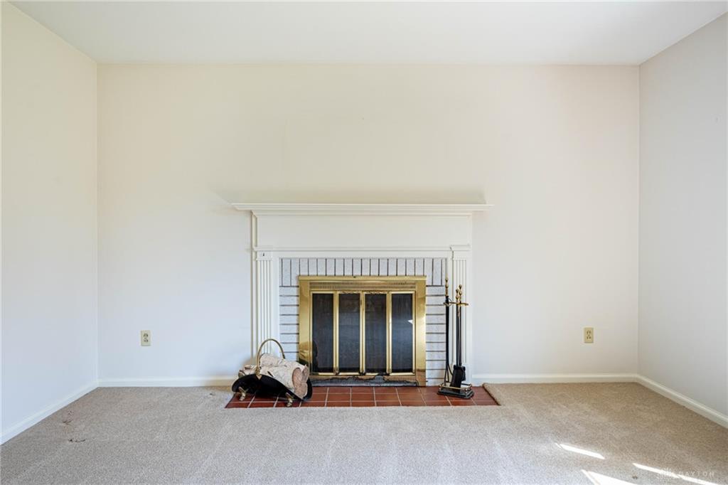 1553 Red Oak Property Photo 7