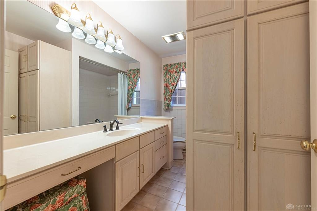 1553 Red Oak Property Photo 23