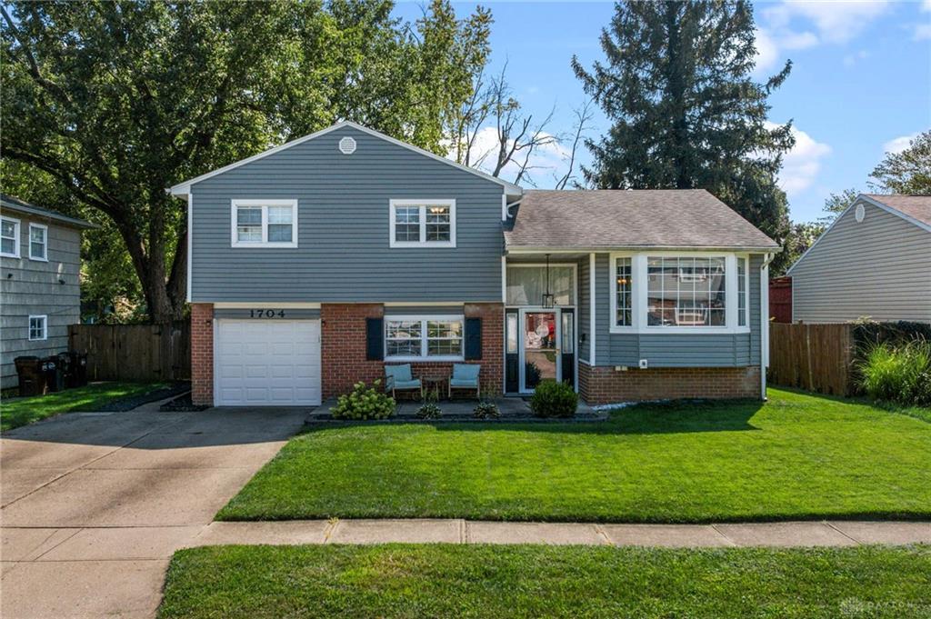 1704 Redbush