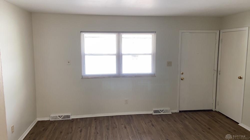3220 Illinois Property Photo 4