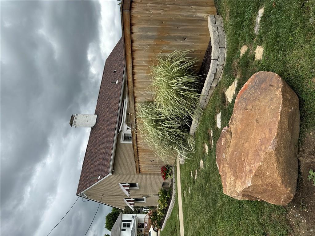 80 W Second Property Photo 5