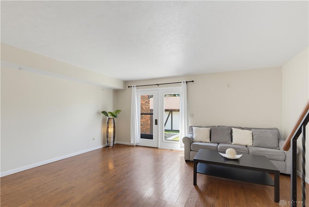 5645 Cobblegate Property Photo 7