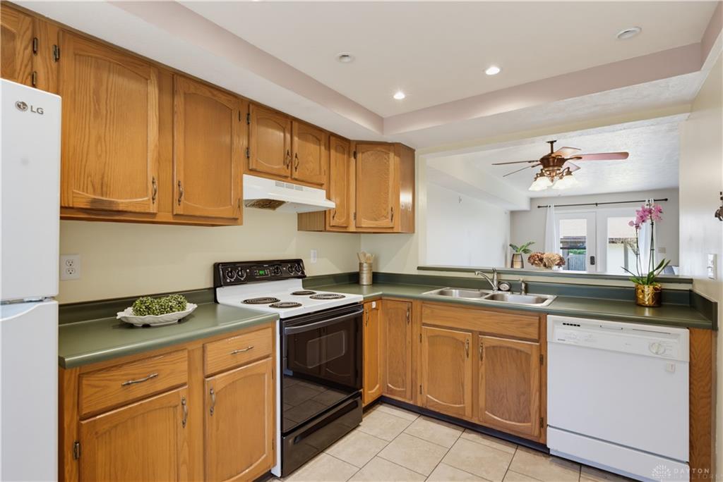 5645 Cobblegate Property Photo 12
