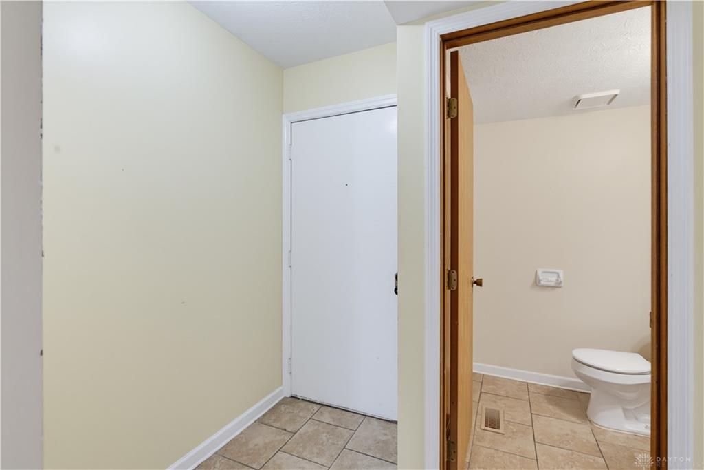 5645 Cobblegate Property Photo 14