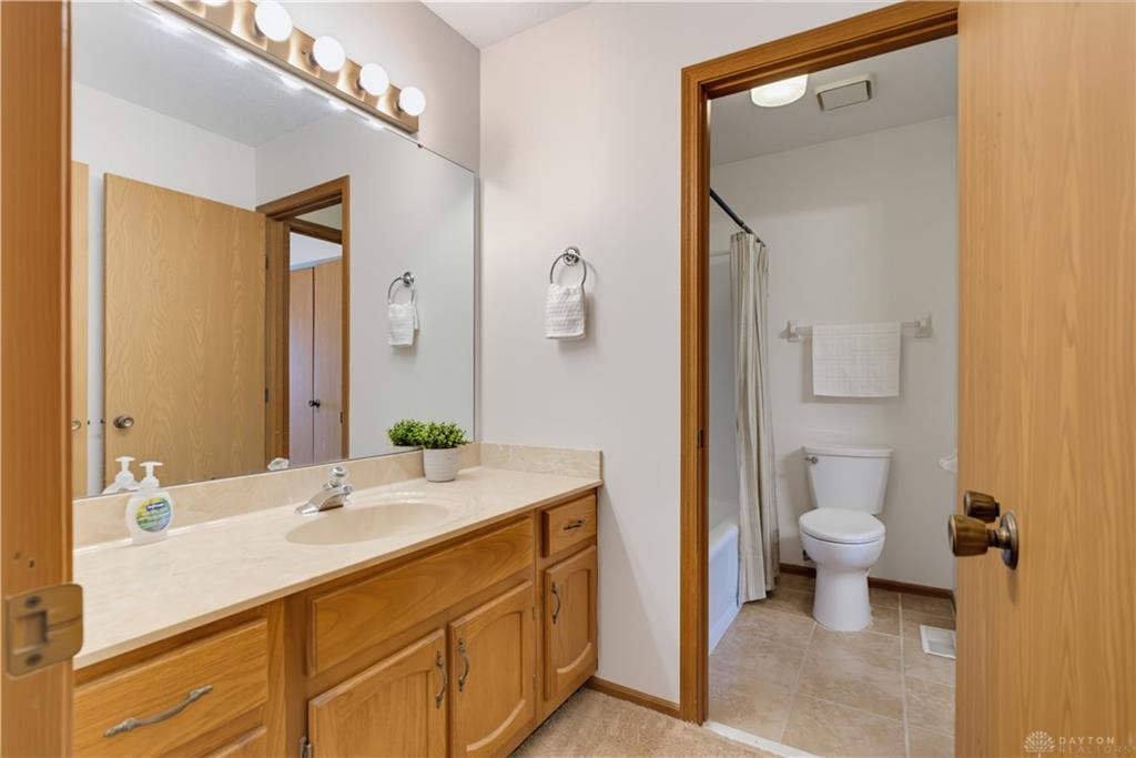 5645 Cobblegate Property Photo 29