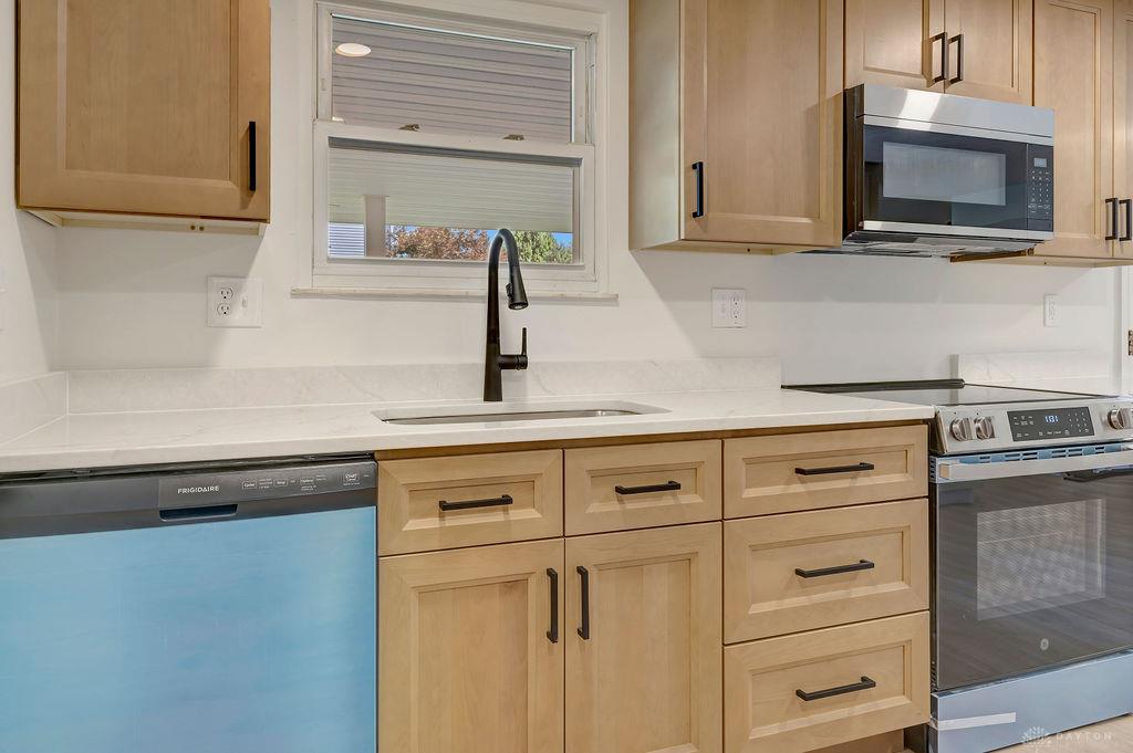 8050 Happiness Property Photo 10