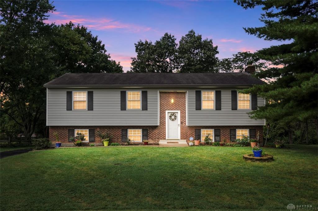 7709 Whitehall
