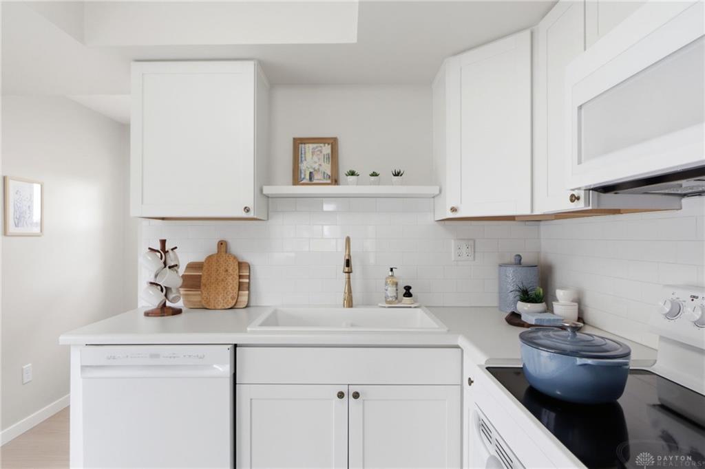 1067 Harvard Property Photo 11