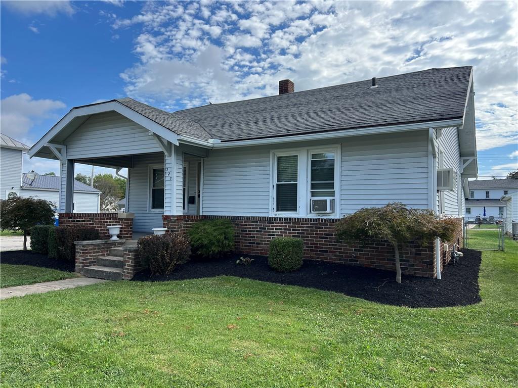 727 Spring Property Photo 1