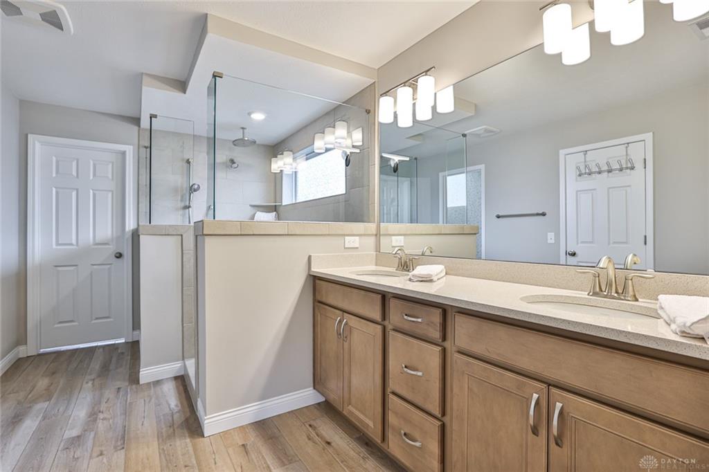 684 Newton Property Photo 34