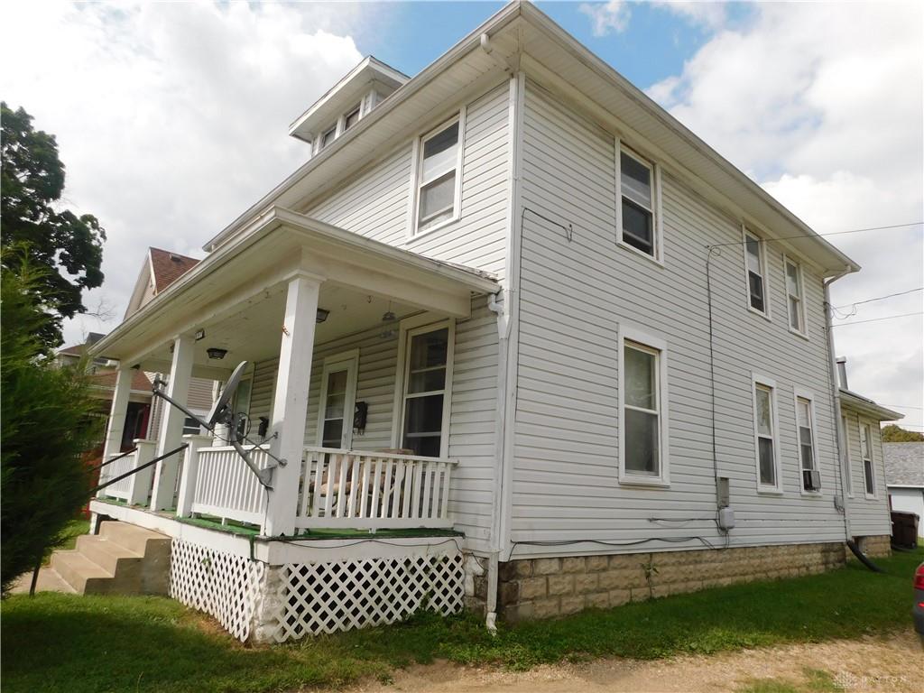 1832 Warder Property Photo 3