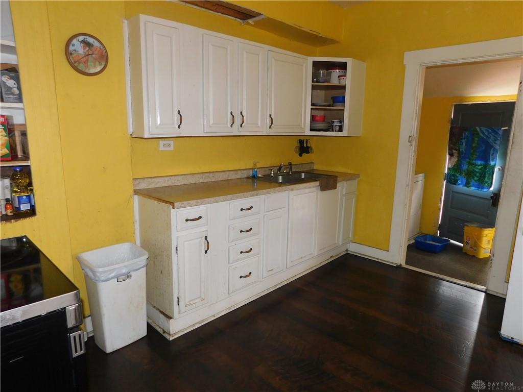 1832 Warder Property Photo 7