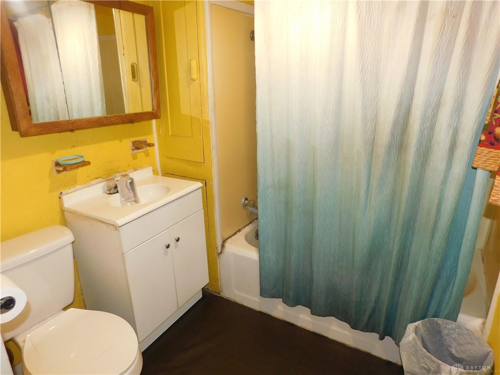 1832 Warder Property Photo 12