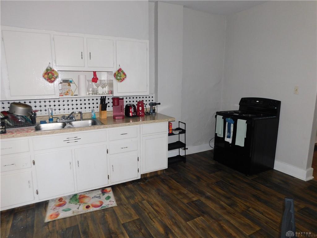 1832 Warder Property Photo 16
