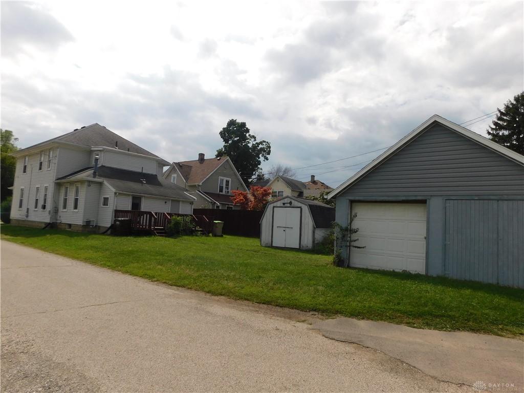 1832 Warder Property Photo 24