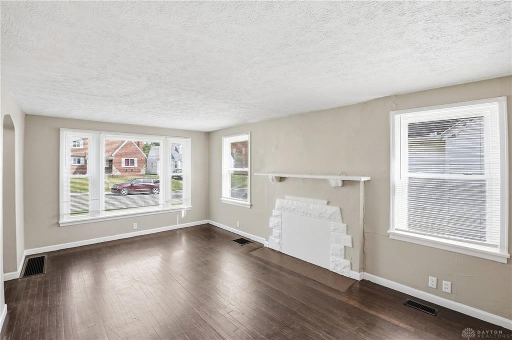 144 Niagara Property Photo 8