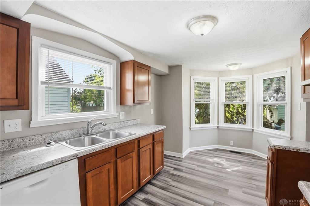 144 Niagara Property Photo 11