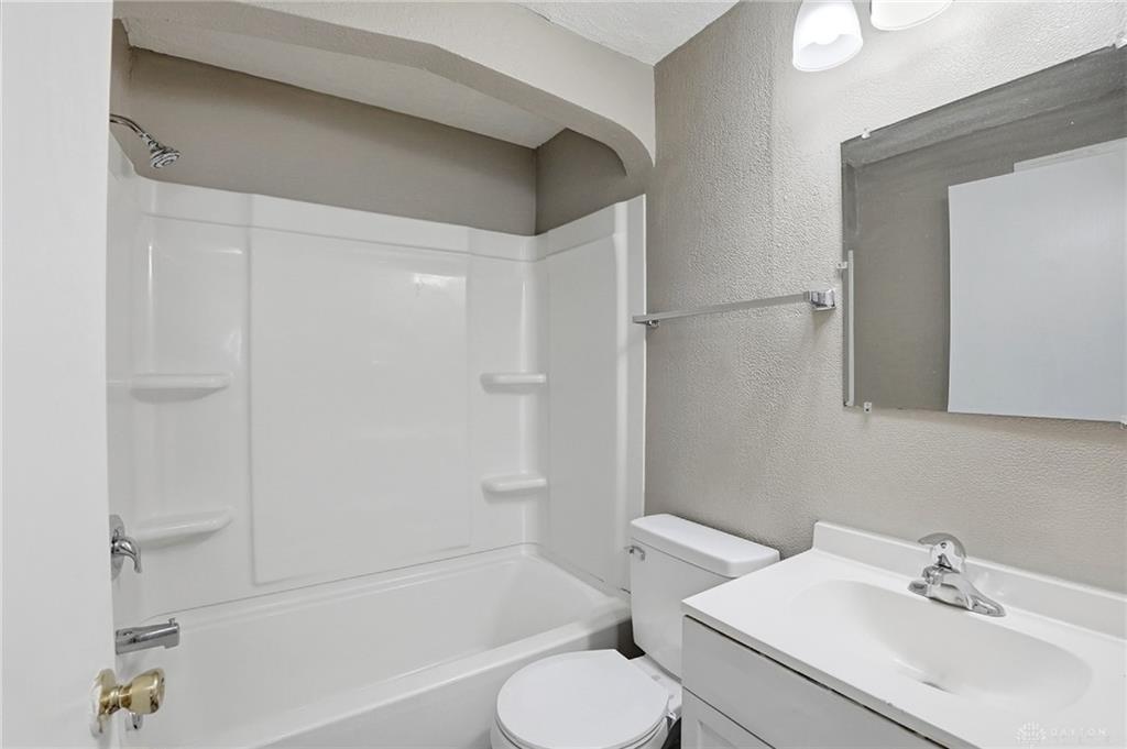 144 Niagara Property Photo 17