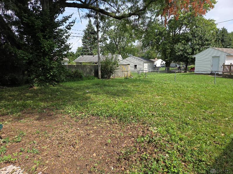 2365 E Dorothy Property Photo 3