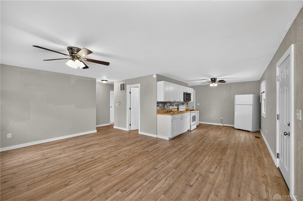 6240 Carmin Property Photo 5